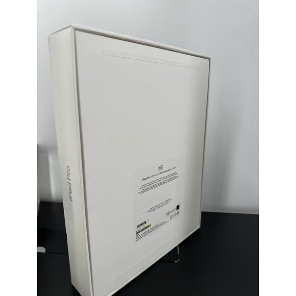 Apple iPad Kit Pro 1TB 12.9-inch 6th Gen A2436 Wi-Fi 12.9 in - Space Grey - Picture 3 of 16